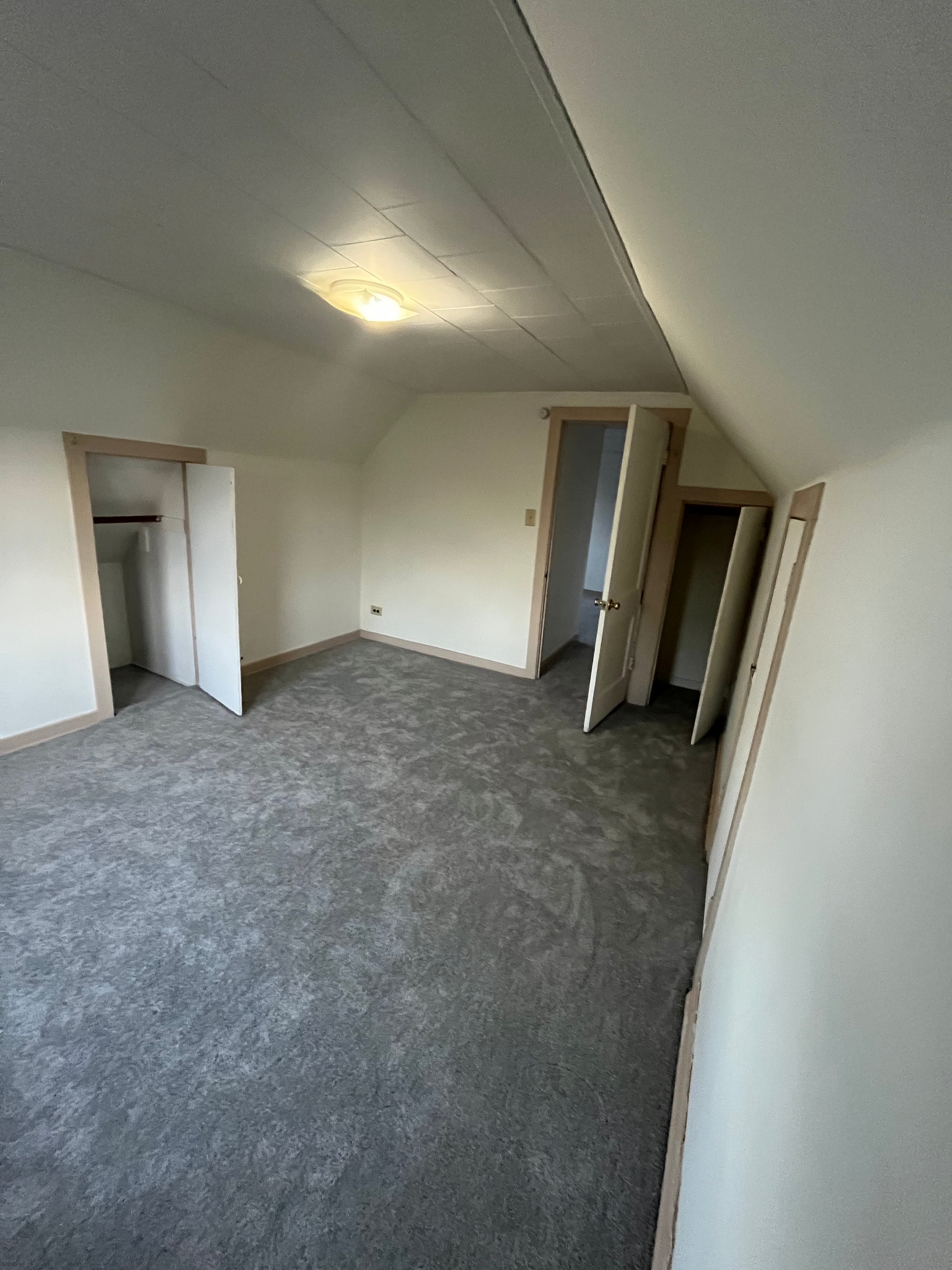 Building Photo - 5131 W Dakin St