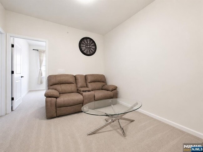 Building Photo - 44 Leahy Dr