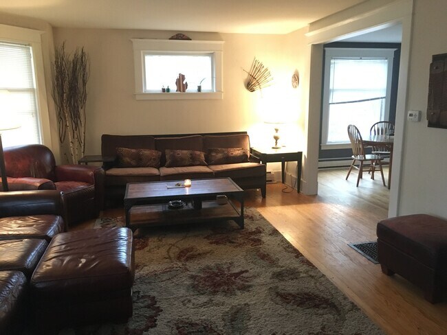 Building Photo - 327 Garfield Ave NW