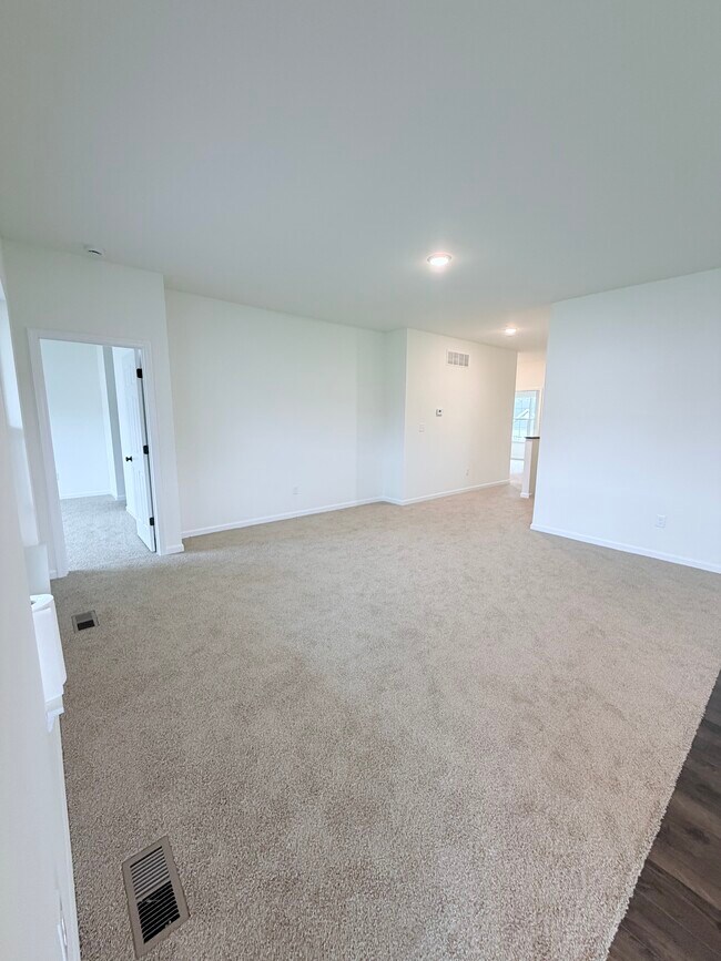 Building Photo - 810 Colony Rdg Ct