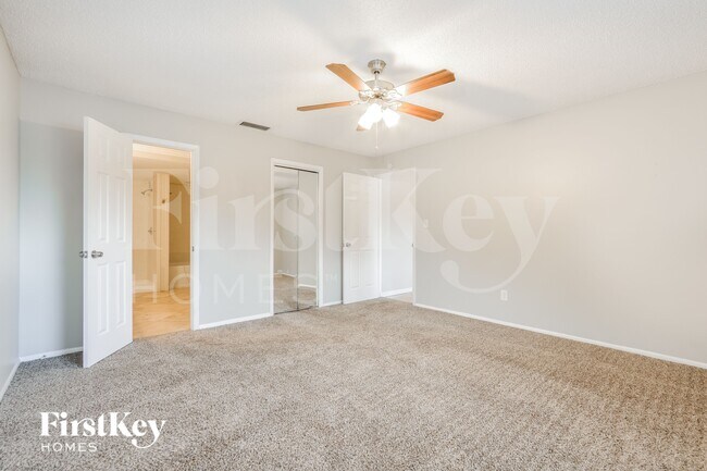 Building Photo - 7039 Pecan Ct