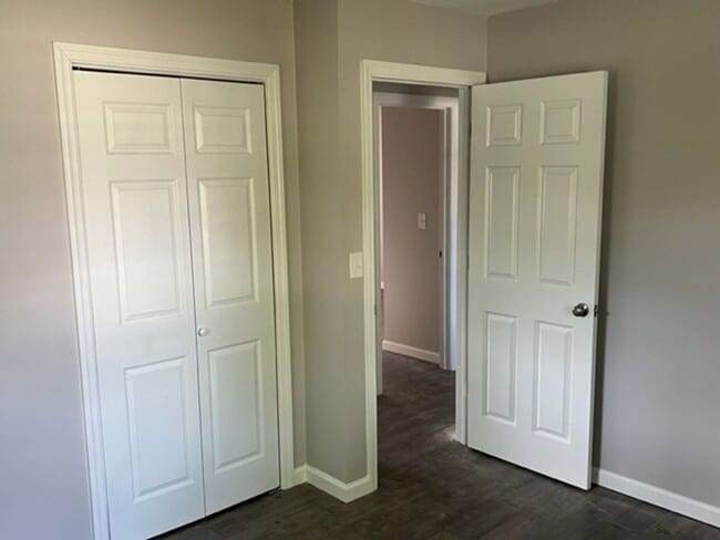 Building Photo - 3 Bed 1.5 Bath home **Available May***