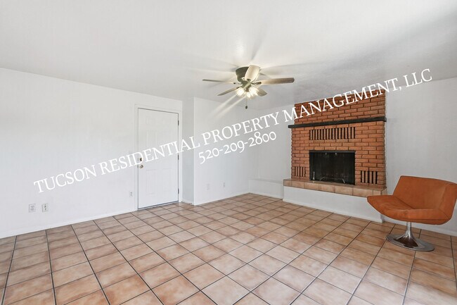 Building Photo - 2402 S Calle Yucatan