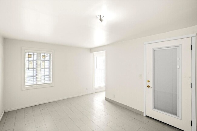 Building Photo - 312 Paragon Mills Rd