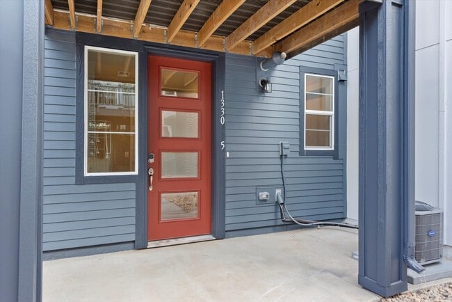 Building Photo - 1330 Hoyt St