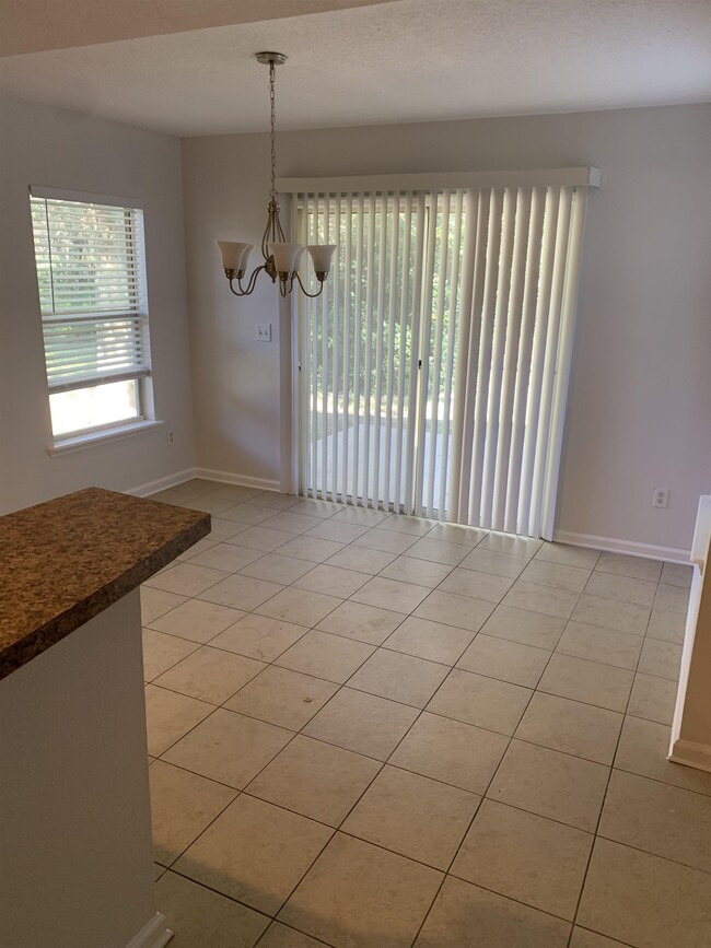 Building Photo - 100 Camden Cay Dr