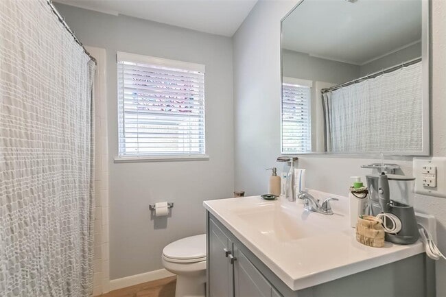 Building Photo - 10414 Woodwind Dr