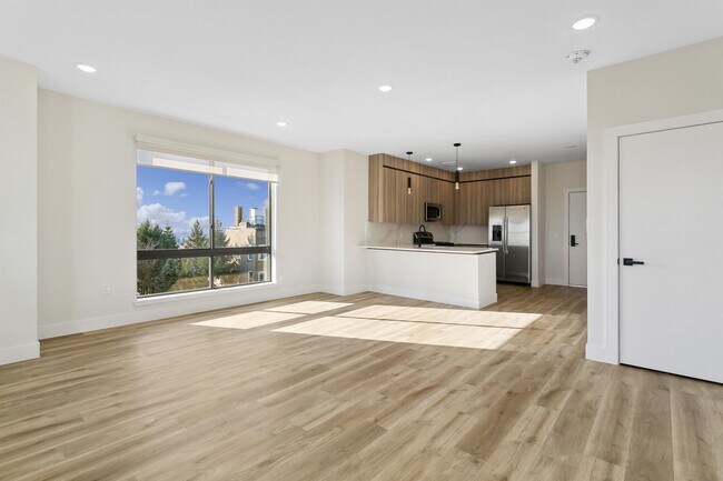 Primary Photo - 586 66th St