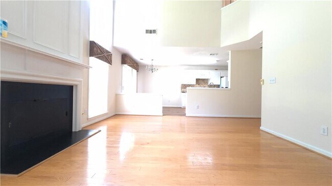 Building Photo - 135 Friars Head Dr NE