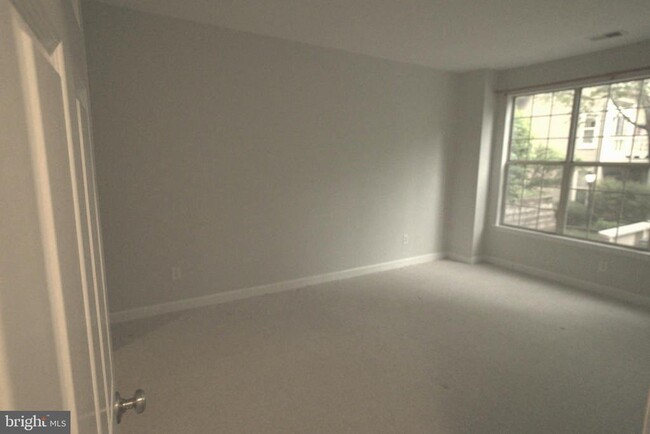 Building Photo - 5909 Barbados Pl