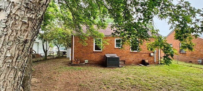 Building Photo - Renovated Brick home  near Forest Hill