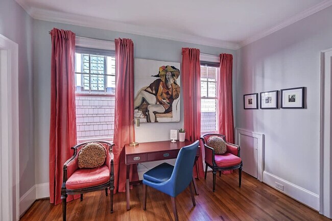 Building Photo - 518 Lamar Ave