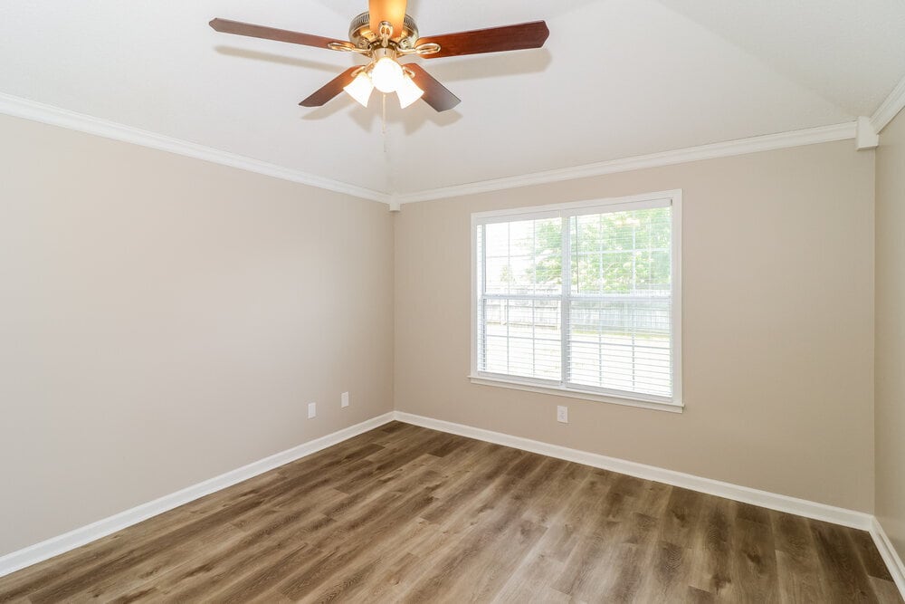 Building Photo - 436 Bruins Trce