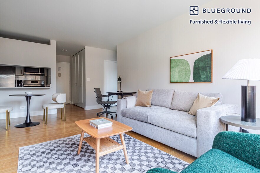 Building Photo - 151 E 31st St