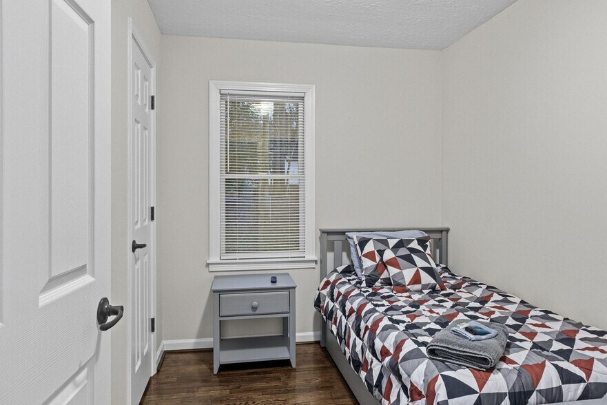 Building Photo - 68 P J S Inlt