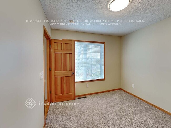 Building Photo - 11802 South Lake Boulevard Northeast