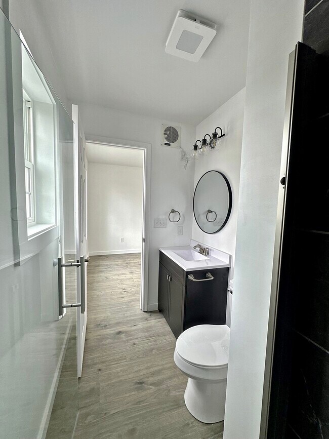 Building Photo - 217 Quince Alley