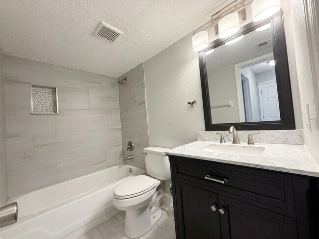 Building Photo - Killarney Bay Condo - 150-5 - Killarney Bay Condo - 150-5