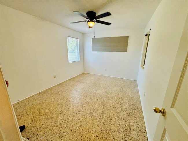 Building Photo - 482 S Ridgewood Ave