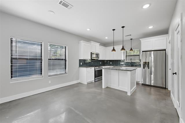 Building Photo - 610 E Shepherd St