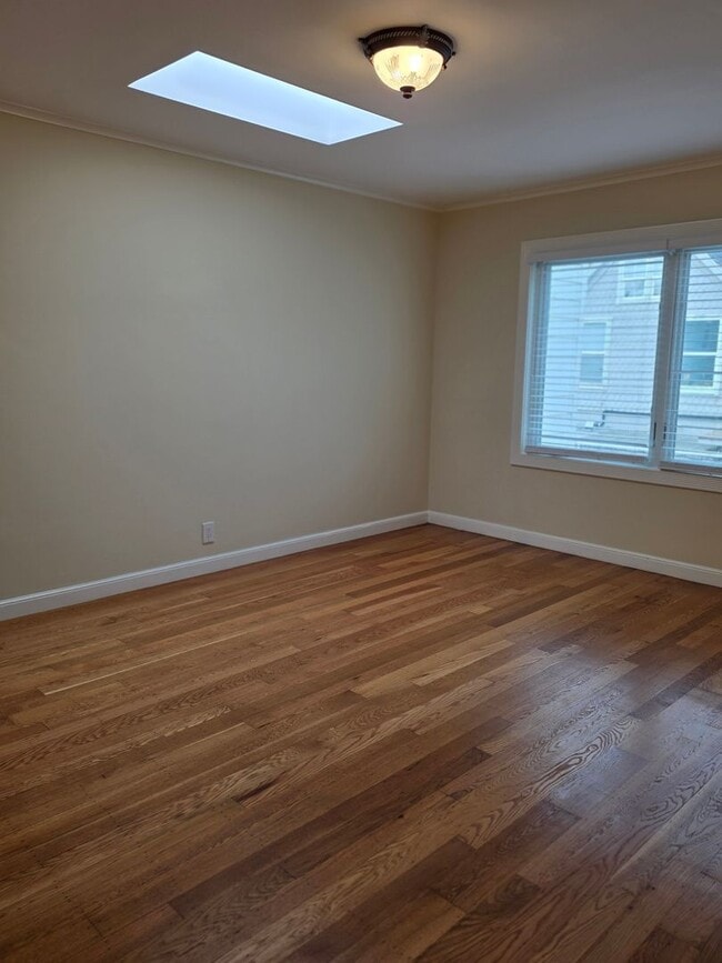 Building Photo - Remodeled Home 2 Blocks from Ocean Beach