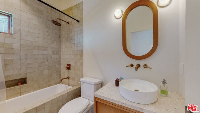 Building Photo - 4865 Wicopee Ave