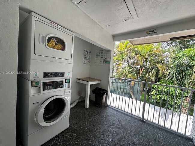 Building Photo - 110 NE 19th Ave