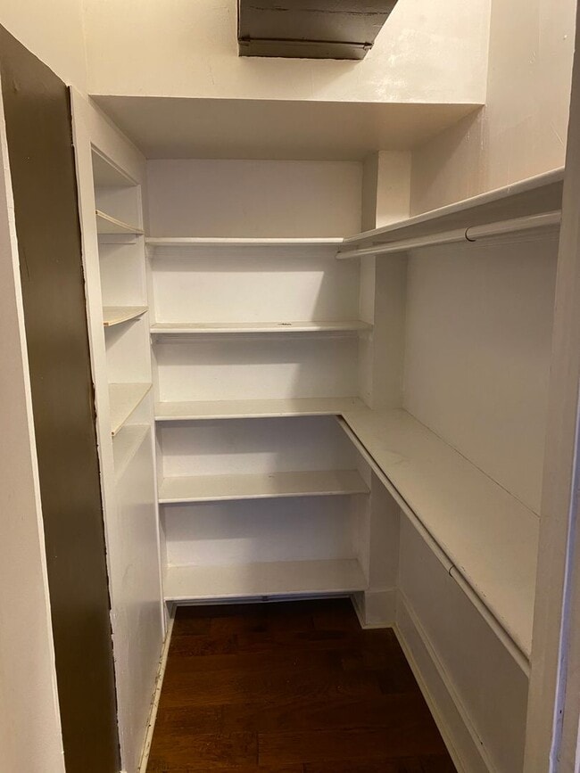 Building Photo - 522-524 W Culver ST