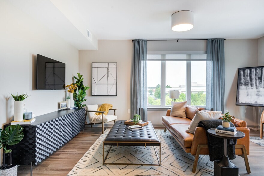 Vista Fairfax Corner apartments — community photo - Vista Fairfax Corner