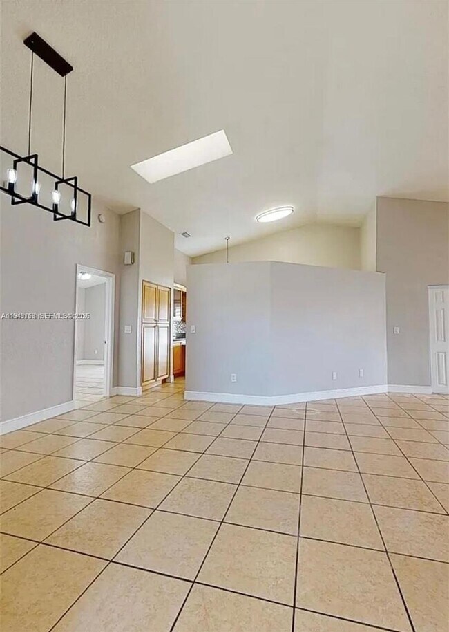 Building Photo - 14001 Oak Ridge Dr