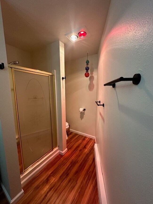 Building Photo - 1476 Glenwood Dr