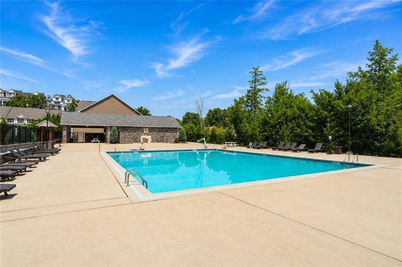 Building Photo - 335 Osona Ln