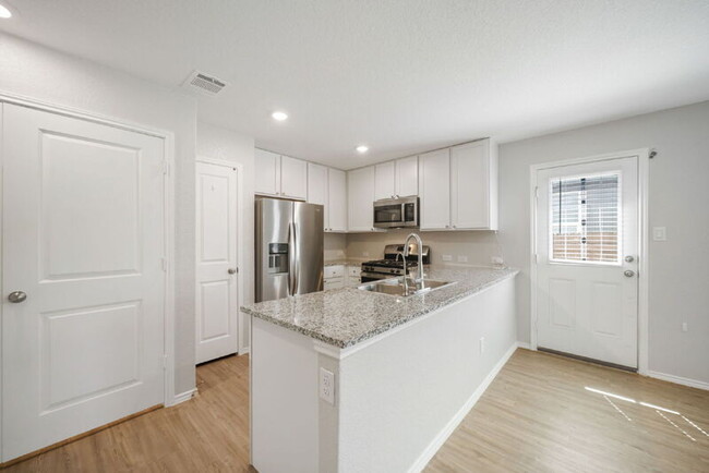 Building Photo - 14718 Dillard Ml