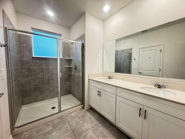 Building Photo - 7465 Stone Crk Trl