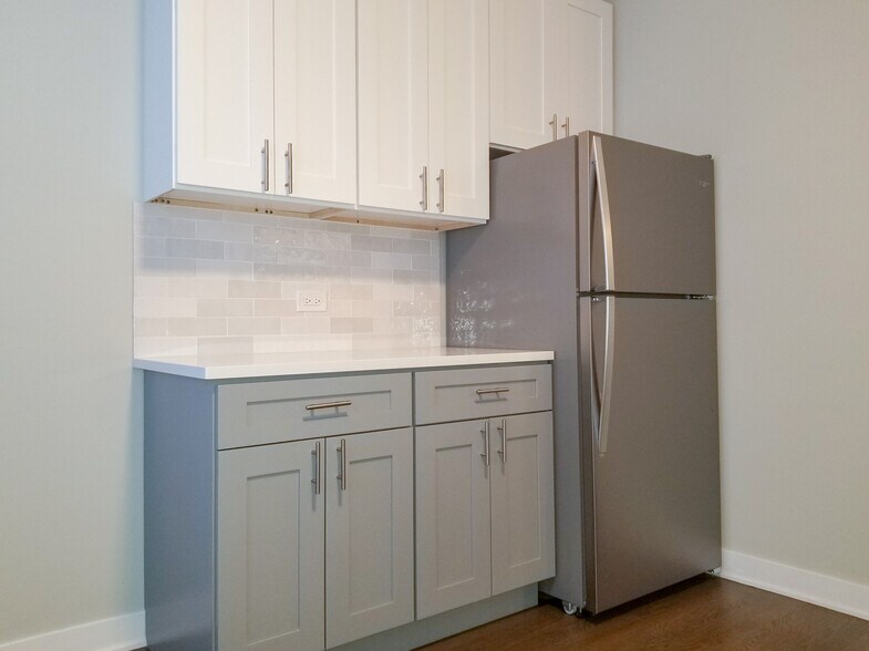 Building Photo - 5135 N Wolcott Ave