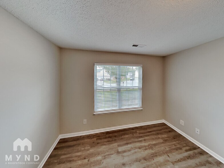 Building Photo - 4702 Mallard Creek Dr