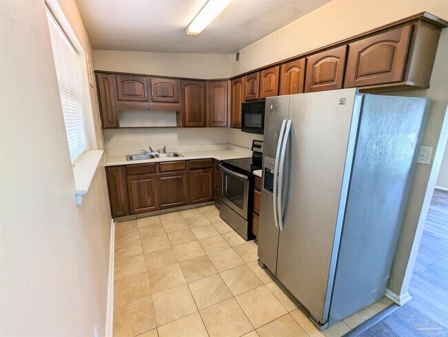 Building Photo - 9 Gentian Dr