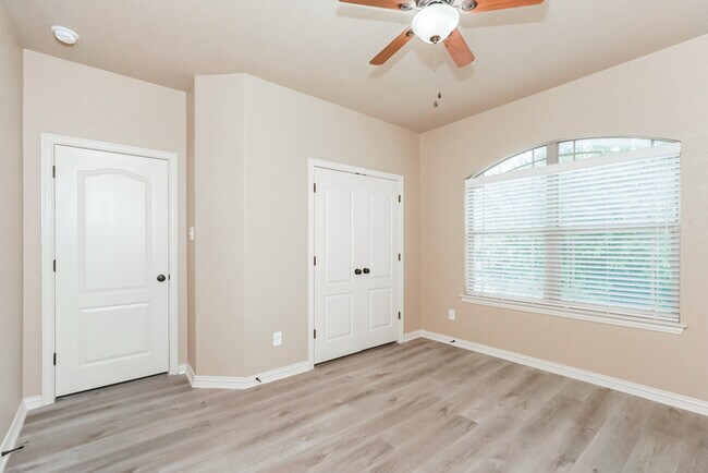 Building Photo - 6415 Diego Ln