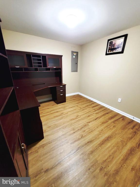 Building Photo - 9365 Owings Choice Ct