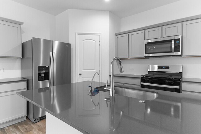 Building Photo - 16727 Hemlock Frst Ln