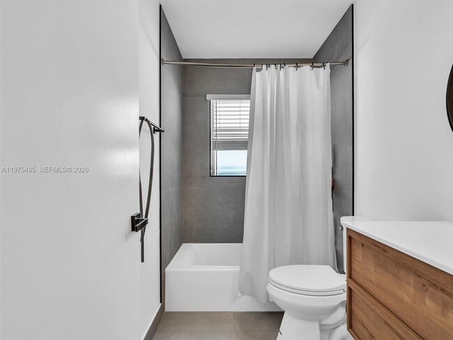 Building Photo - 4962 SW 32nd Way