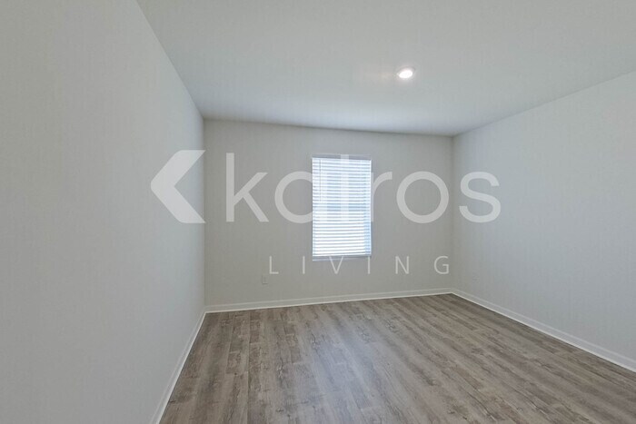 Building Photo - 288 Laurel Springs Dr