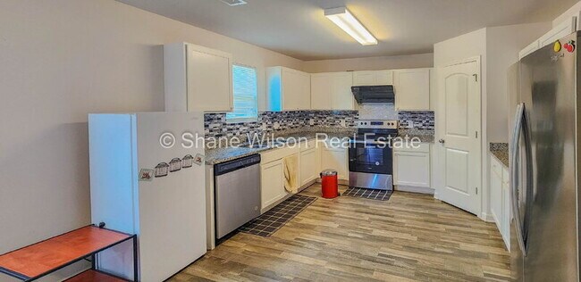 Building Photo - 247 Middleton Ct