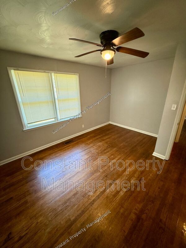 Building Photo - 141 Ruby Dr