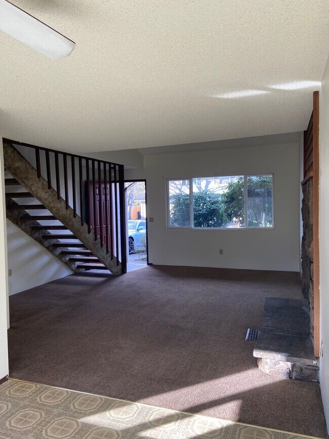 Building Photo - S Street Duplex