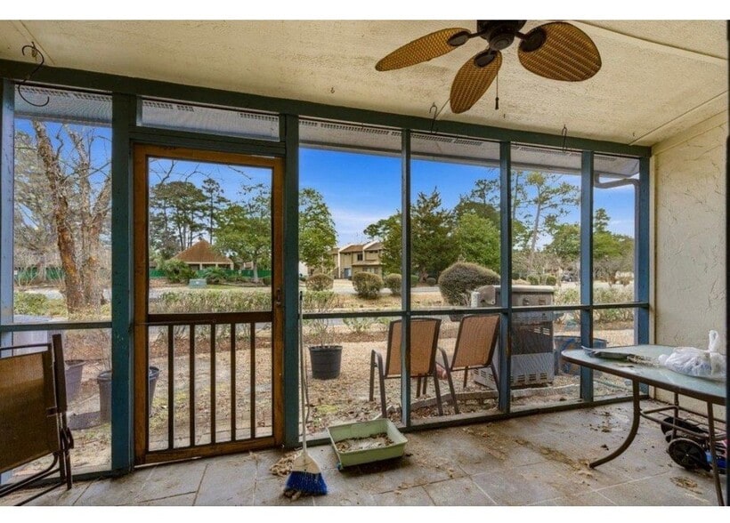 Building Photo - 775 Plantation Dr