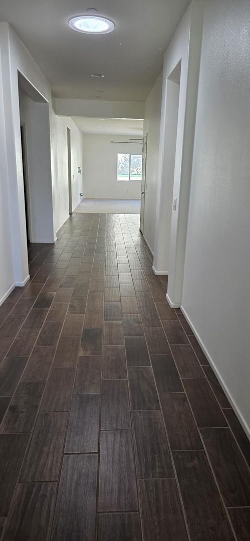 Building Photo - Beautiful Solar Home in Jurupa Valley Available Now!