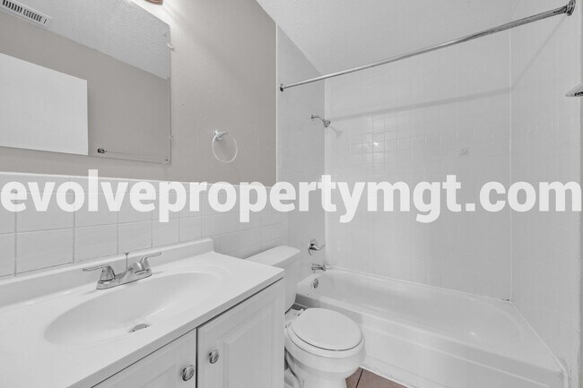 Building Photo - 3455 Pruett Ct