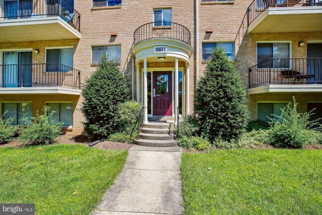 Building Photo - 10655 Montrose Ave