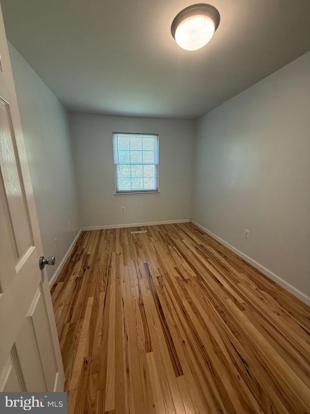 Building Photo - 28 Oak Shadows Ct